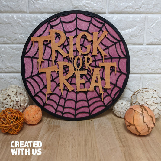 Halloween Round Sign: Trick or Treat